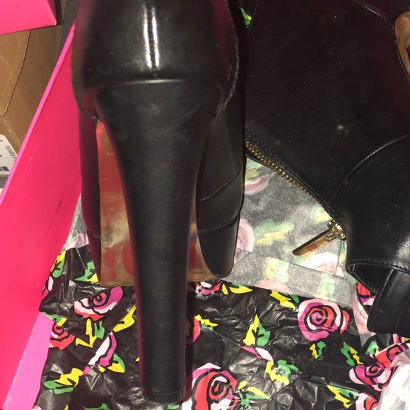 Betsy Johnson Ankle Bootie - Picture 3 of 3